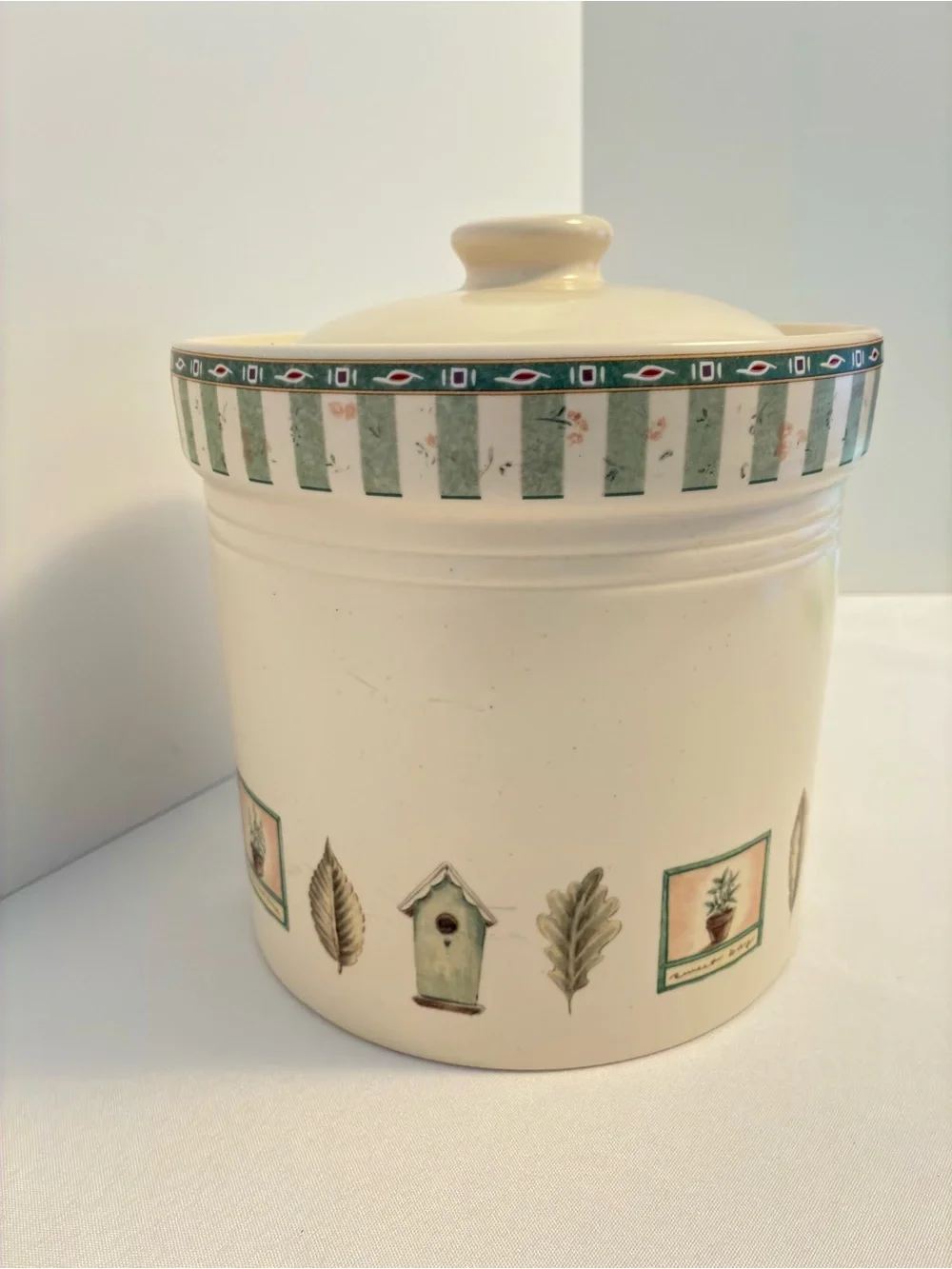 Pfaltzgraff Naturewood #501 Large Stoneware Canister With Lid